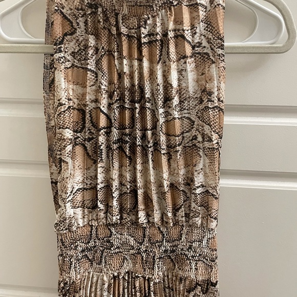 Snakeskin dress! - Picture 3 of 4